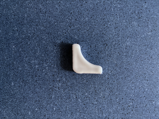 Керамический уголок на ванну заглушка 35х35